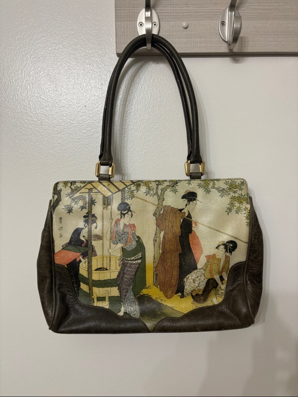 ICON Los Angeles NWOT Geisha leather handbag with magnetic closure - Picture 3 of 7